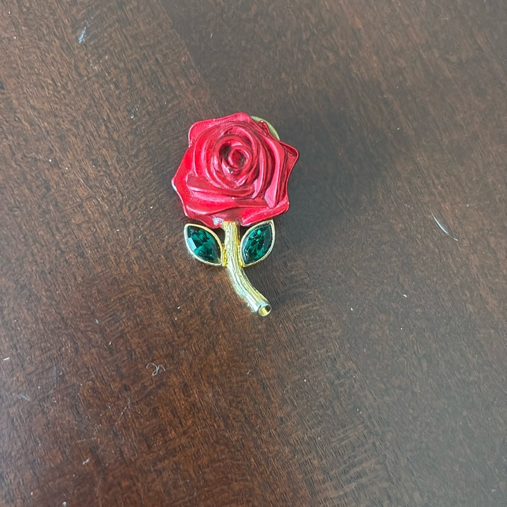 Little enamel rose pin with emerald rhinestones vintage